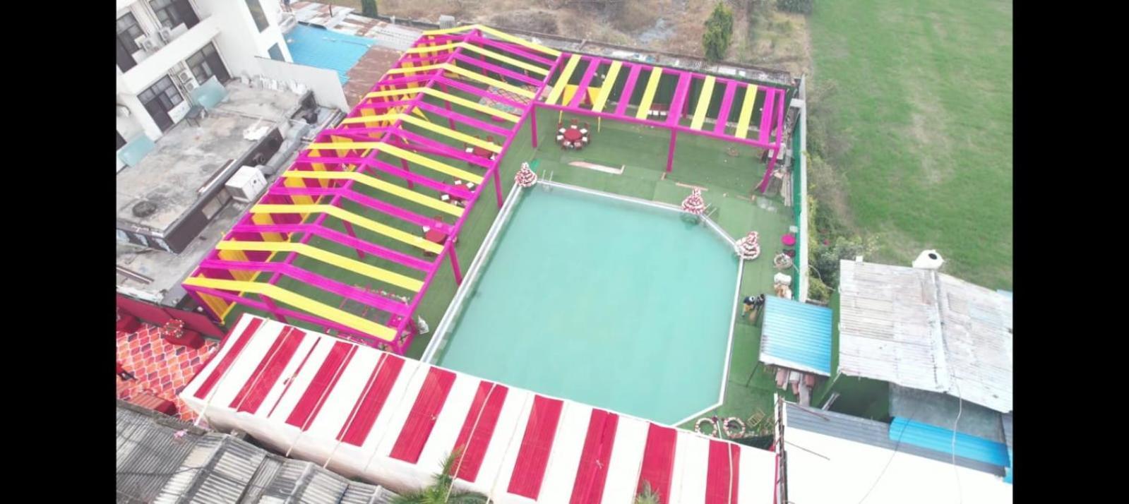 Hotel Kuber Rāi 外观 照片